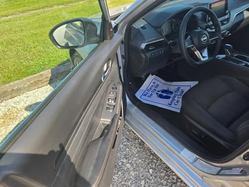 Used 2024 Nissan Altima 2.5 SV image 5