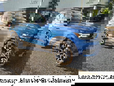 Certified 2021 Volvo XC40 T5 R-Design image 1