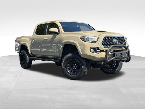 Used 2018 Toyota Tacoma TRD Sport image 1