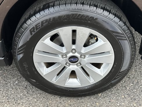 Used 2019 Subaru Outback 2.5i Premium image 25