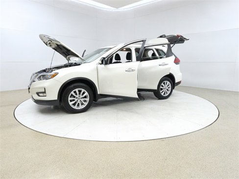 Used 2017 Nissan Rogue SV image 10