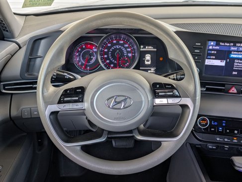 Used 2021 Hyundai Elantra SEL image 23