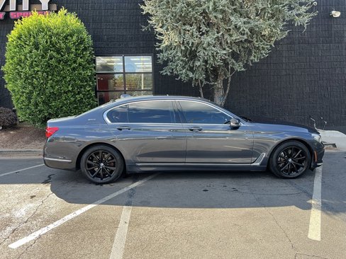 Used 2017 BMW 740e xDrive image 19