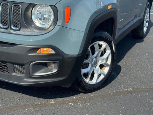 Used 2017 Jeep Renegade Latitude image 26