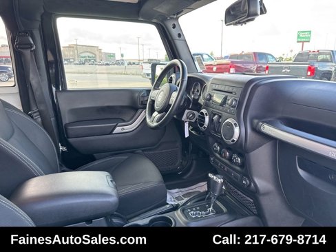 Used 2016 Jeep Wrangler Rubicon w/ Power Convenience Group image 48