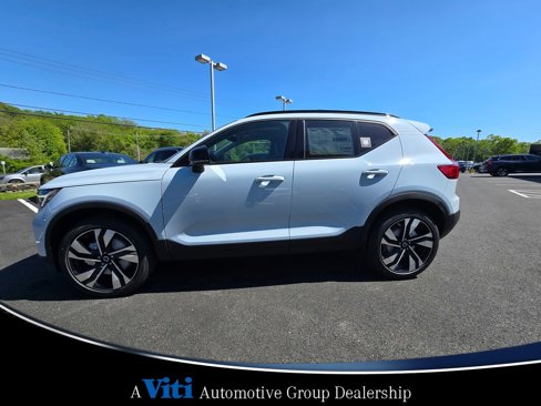 Used 2024 Volvo XC40 B5 Plus w/ Protection Package Premier image 5