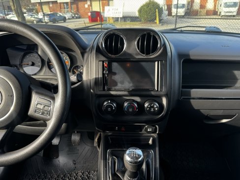 Used 2016 Jeep Patriot Sport w/ Power Value Group image 11
