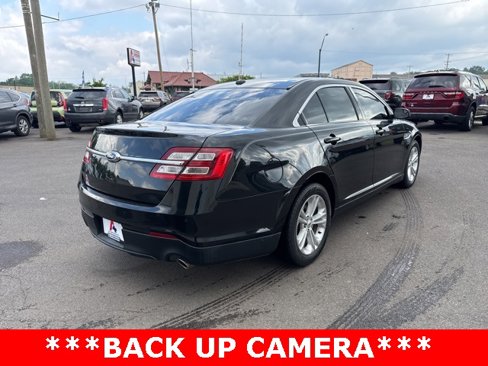 Used 2015 Ford Taurus SEL image 3