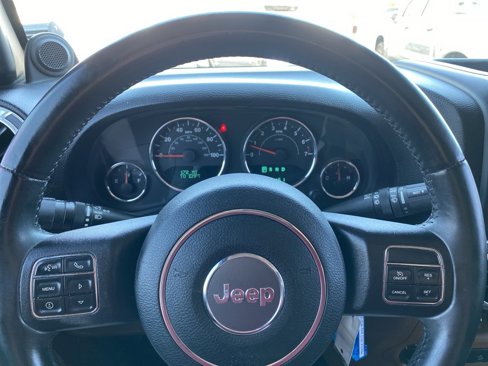 Used 2012 Jeep Wrangler Unlimited Sahara w/ Connectivity Group image 23