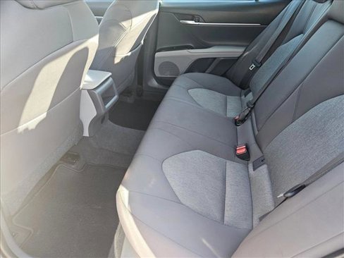 Used 2019 Toyota Camry LE image 17