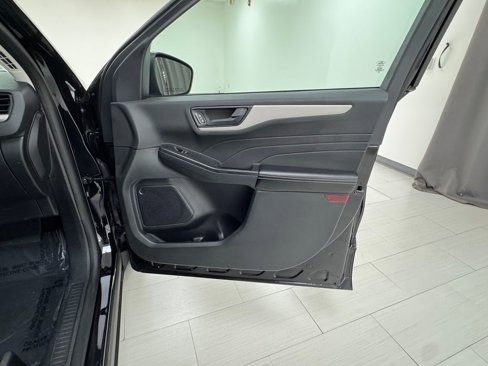 Used 2022 Ford Escape SE image 13