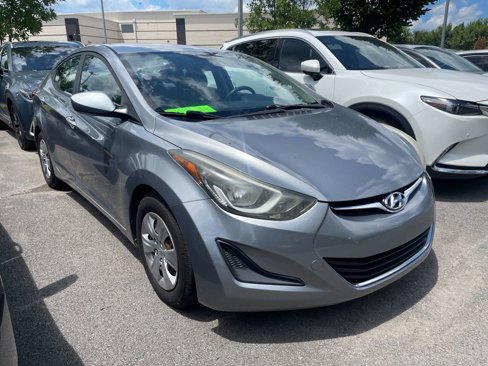 Used 2016 Hyundai Elantra SE image 2