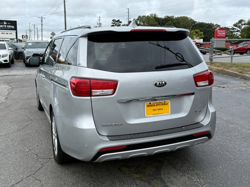 Used 2017 Kia Sedona SX Limited image 3