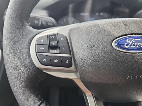 Used 2023 Ford Explorer Limited w/ Limited Technology Package image 19