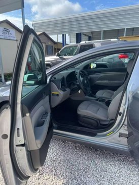 Used 2017 Hyundai Elantra SE image 6