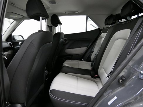 New 2025 Hyundai Venue SEL image 16