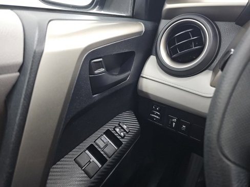 Used 2013 Toyota RAV4 LE image 26