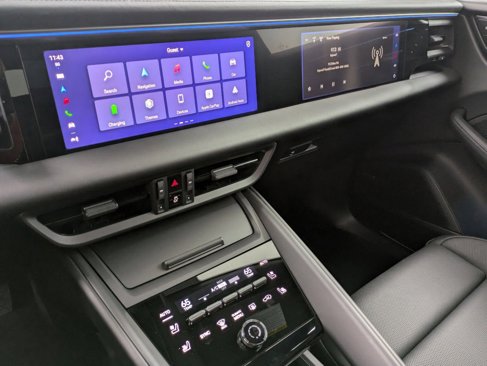 Used 2024 Porsche Macan 4 Electric image 16