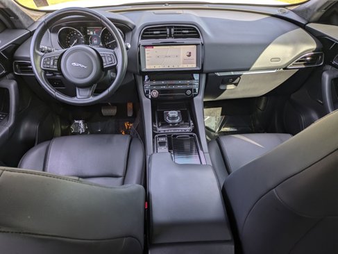 Used 2020 Jaguar F-PACE Premium image 24