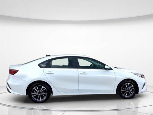 Used 2024 Kia Forte LXS image 2