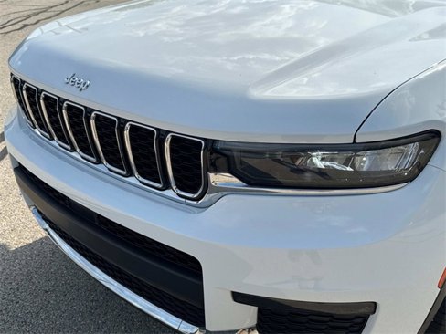 Used 2022 Jeep Grand Cherokee L Limited image 10