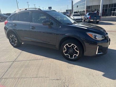 Used 2016 Subaru Crosstrek 2.0i Premium image 2