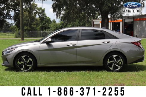 Used 2023 Hyundai Elantra SEL w/ Convenience Package image 5