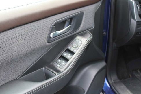 Used 2023 Nissan Rogue SV image 18