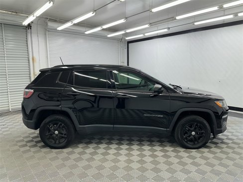 Used 2017 Jeep Compass Sport w/ Tech Group image 6