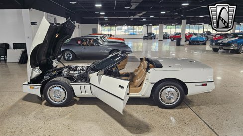 Used 1986 Chevrolet Corvette Convertible image 21