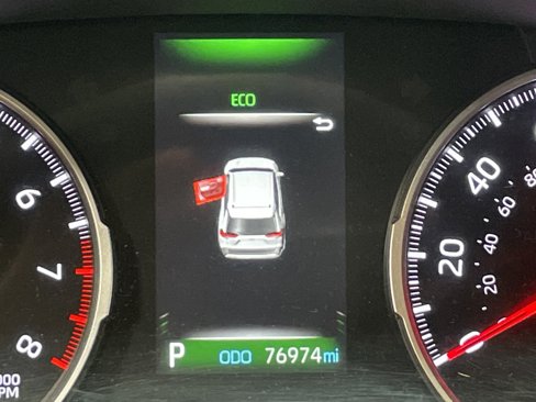 Used 2021 Toyota RAV4 LE image 10