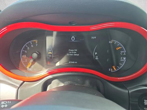 Used 2021 Jeep Grand Cherokee Laredo image 13