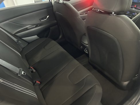 Used 2024 Hyundai Elantra SEL image 11