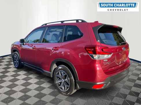 Used 2023 Subaru Forester Premium image 4