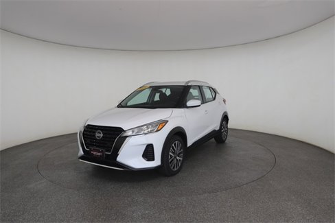 Used 2021 Nissan Kicks SV image 2