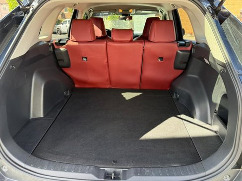 Used 2019 Toyota RAV4 LE image 17