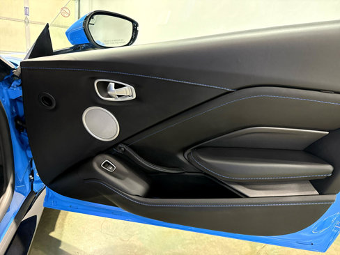 Used 2021 Aston Martin V8 Vantage Roadster image 48