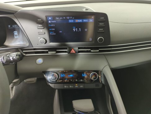 Used 2023 Hyundai Elantra SEL image 14