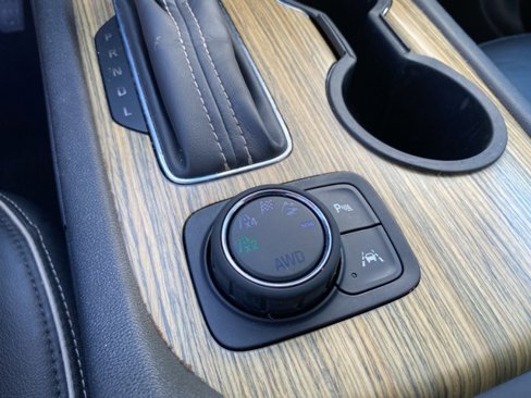 Used 2019 GMC Acadia Denali image 28