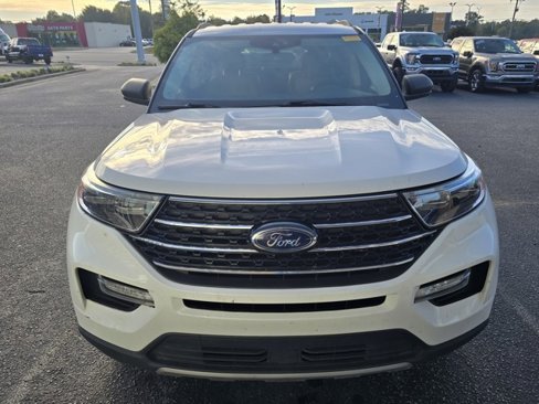 Used 2021 Ford Explorer XLT w/ Equipment Group 202A image 4