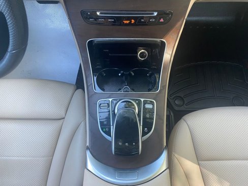 Used 2018 Mercedes-Benz GLC 300 4MATIC image 15