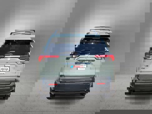 Used 2020 Toyota RAV4 XLE image 7