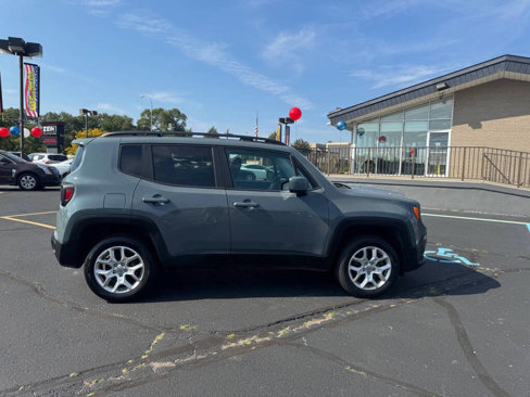 Used 2017 Jeep Renegade Latitude image 33