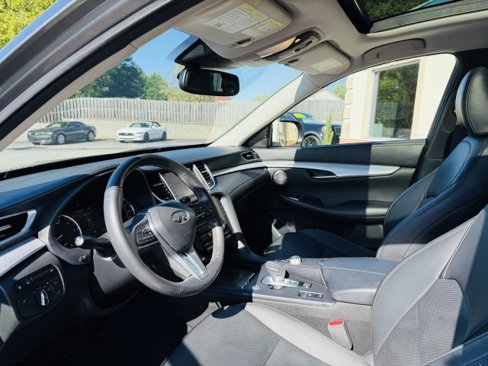 Used 2019 INFINITI QX50 Essential w/ Premium Audio Package image 5