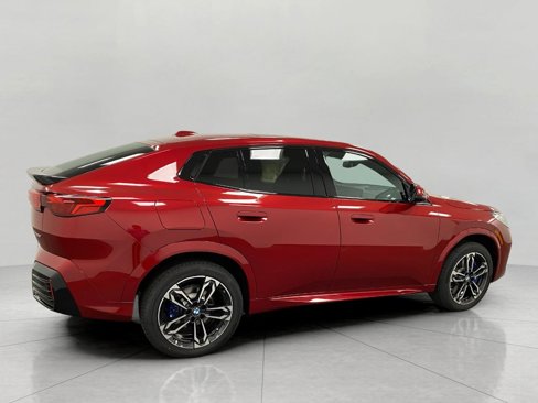 New 2026 BMW X2 xDrive28i image 2