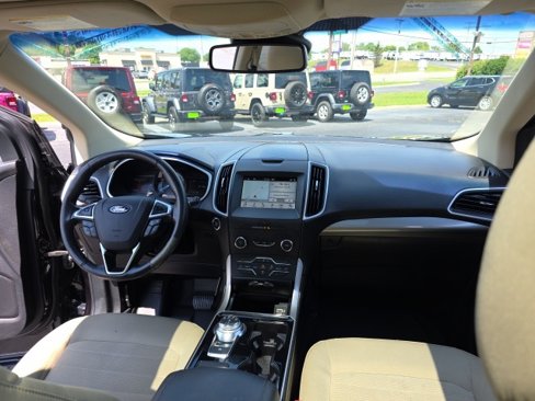Used 2019 Ford Edge SEL image 45