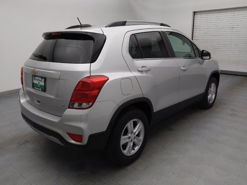 Used 2019 Chevrolet Trax LT w/ LT Convenience Package image 9