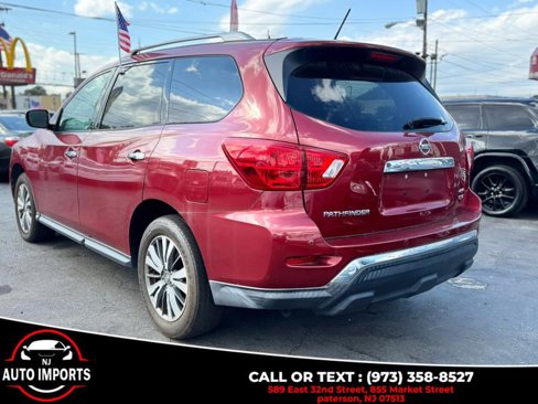 Used 2017 Nissan Pathfinder SV image 9