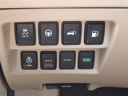 Used 2018 Nissan Rogue SL w/ Premium Package image 24