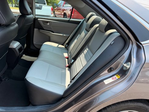 Used 2016 Toyota Camry SE image 12